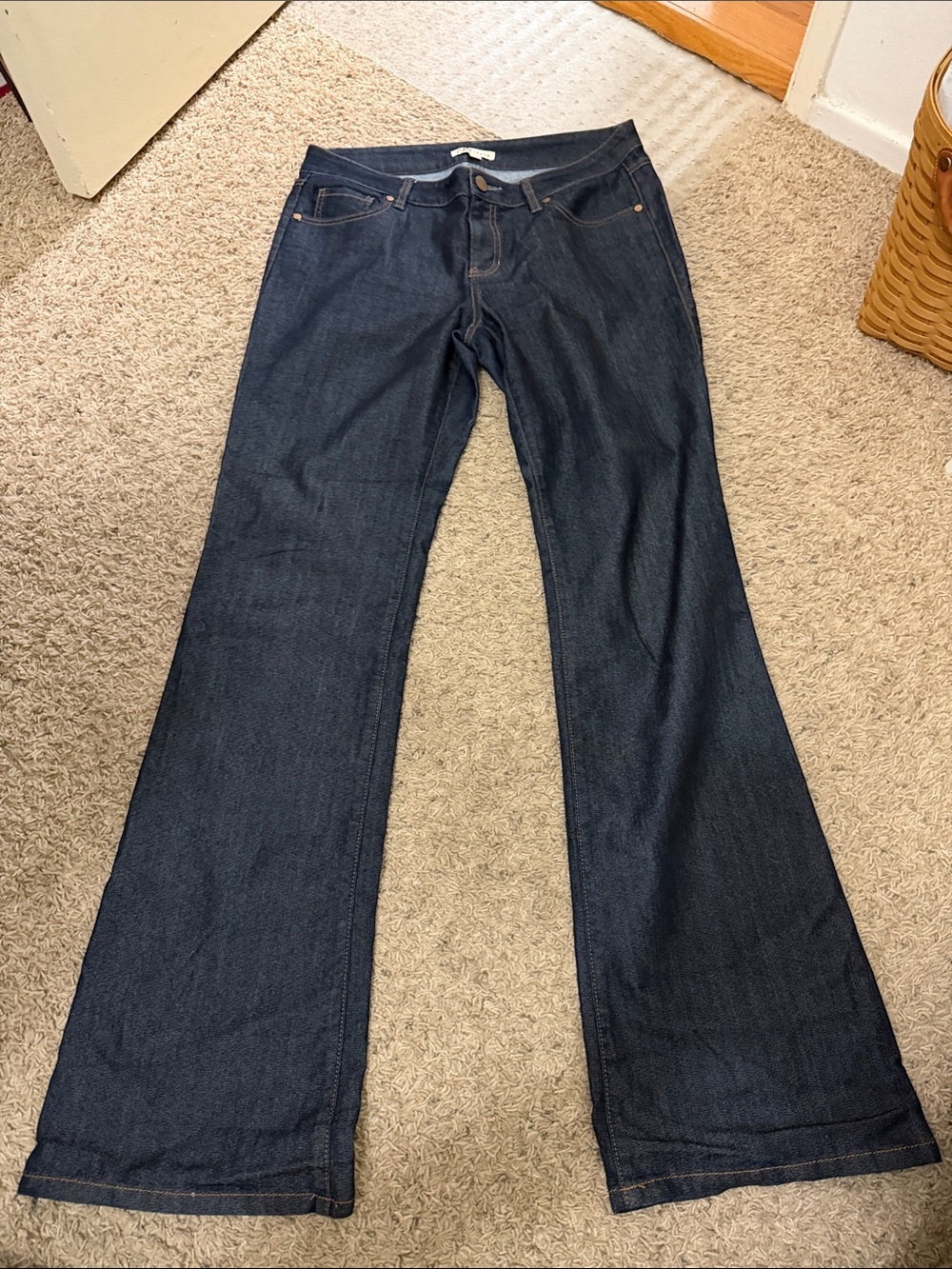 Cabi New Women’s Dark Blue Flared Denim Jeans style #203L 54077 size 10 long